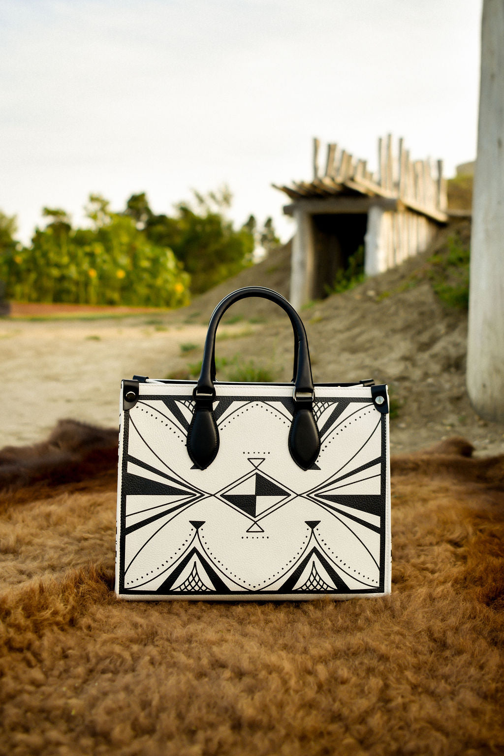 Parfleche Lines Leather Tote - Midsize (Made to Order)