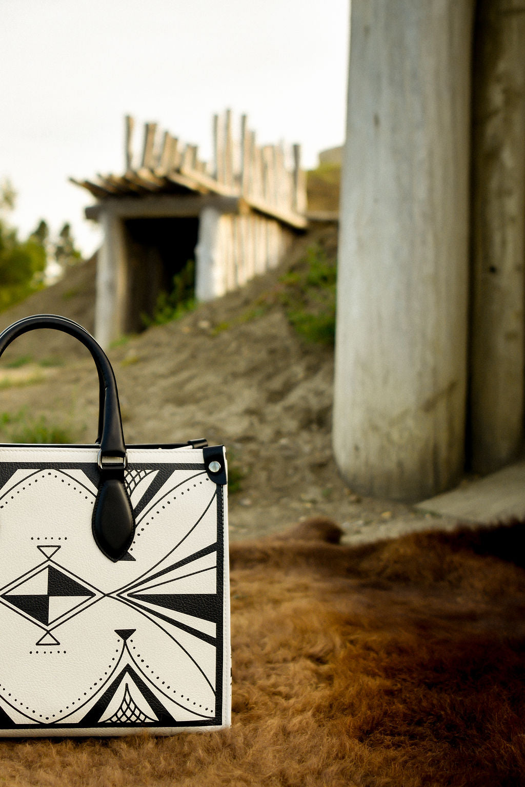 Parfleche Lines Leather Tote - Midsize (Made to Order)