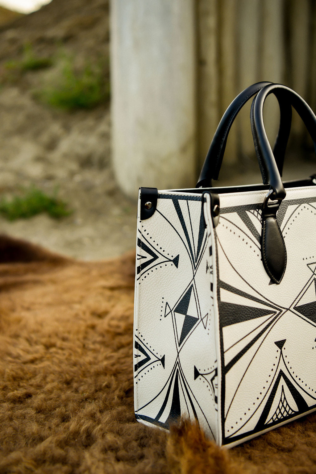 Parfleche Lines Leather Tote - Midsize (Made to Order)