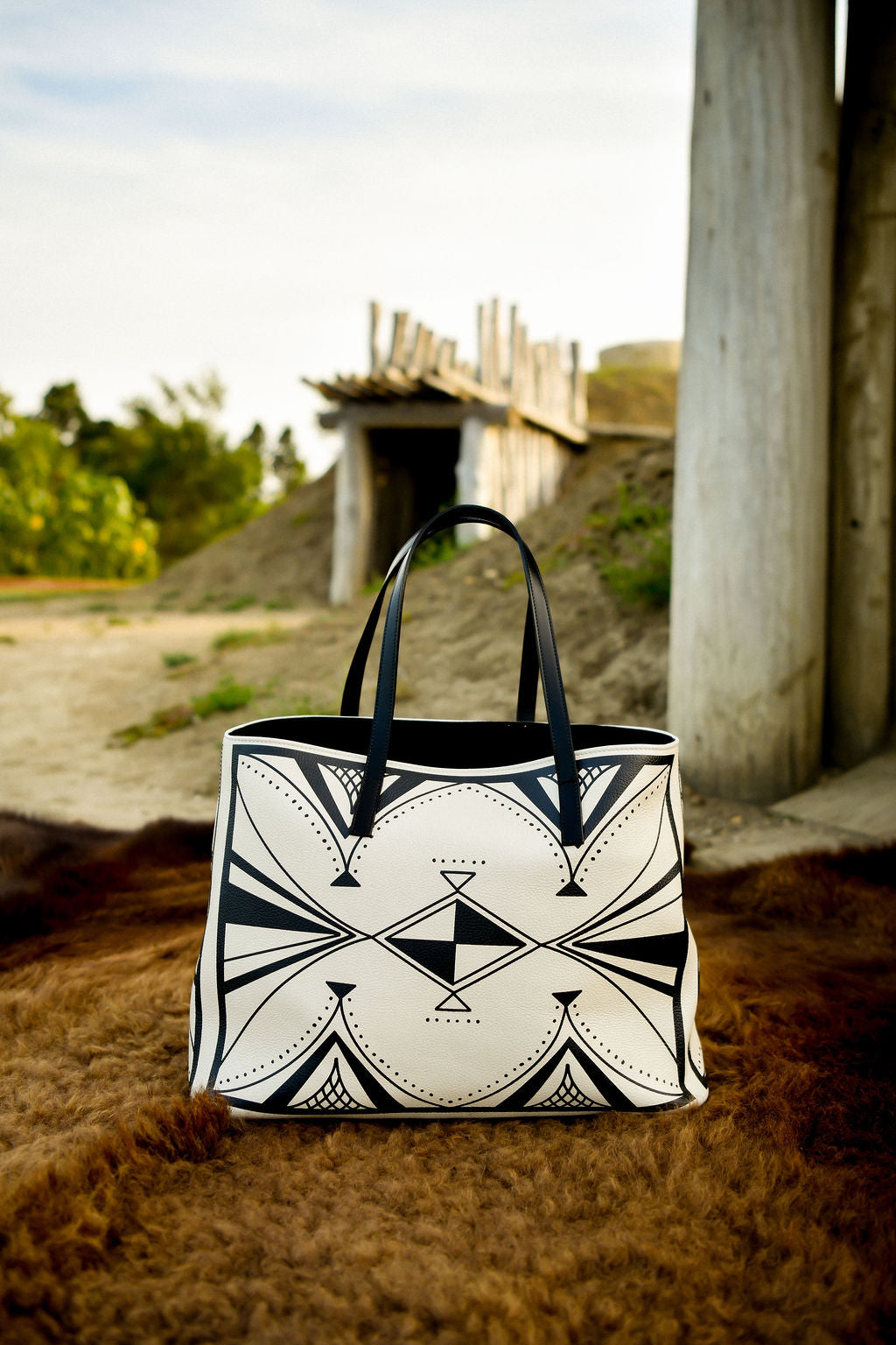 Parfleche Lines Leather Tote (Made to Order)