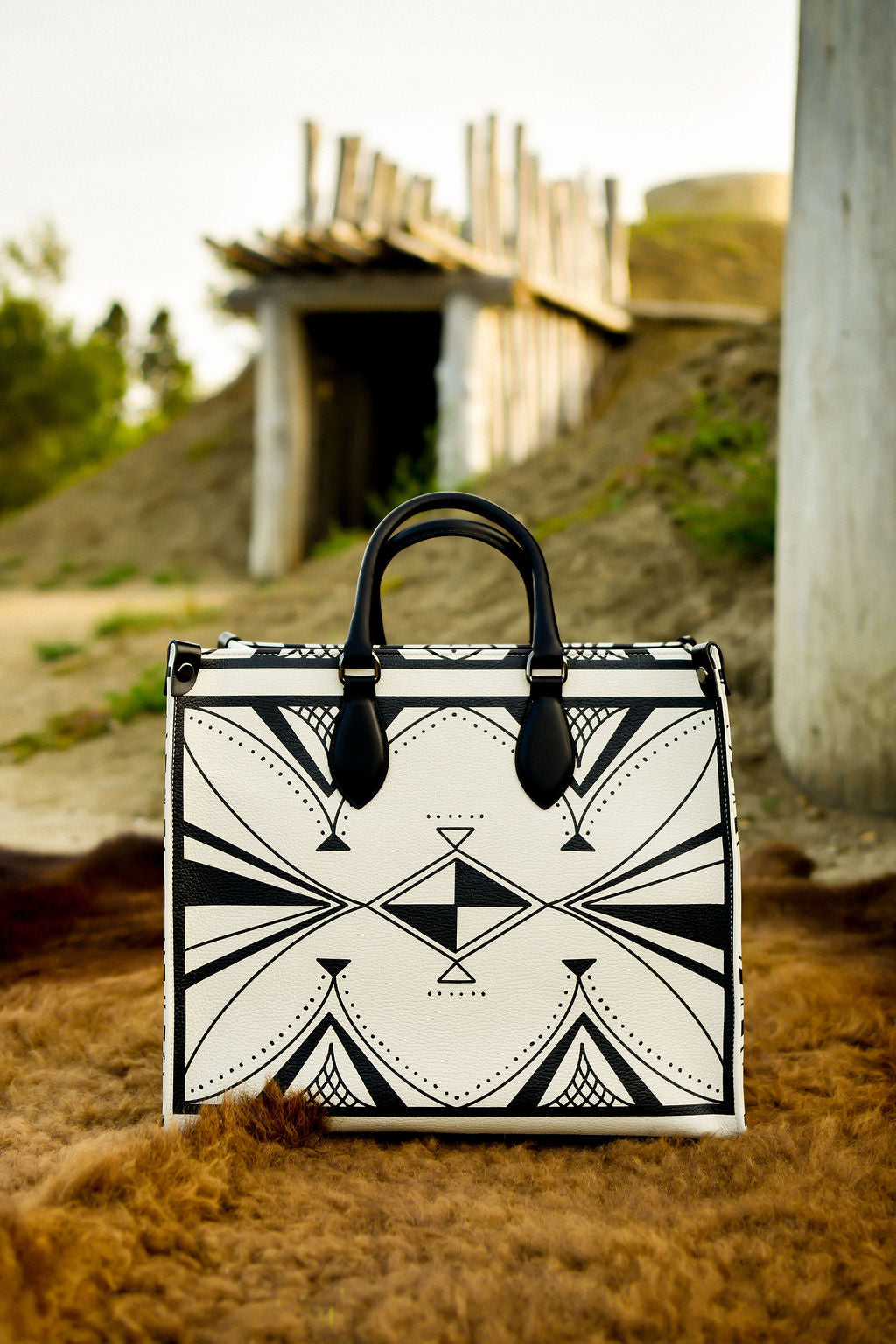 Parfleche Lines Leather Tote- Large (Made to Order)