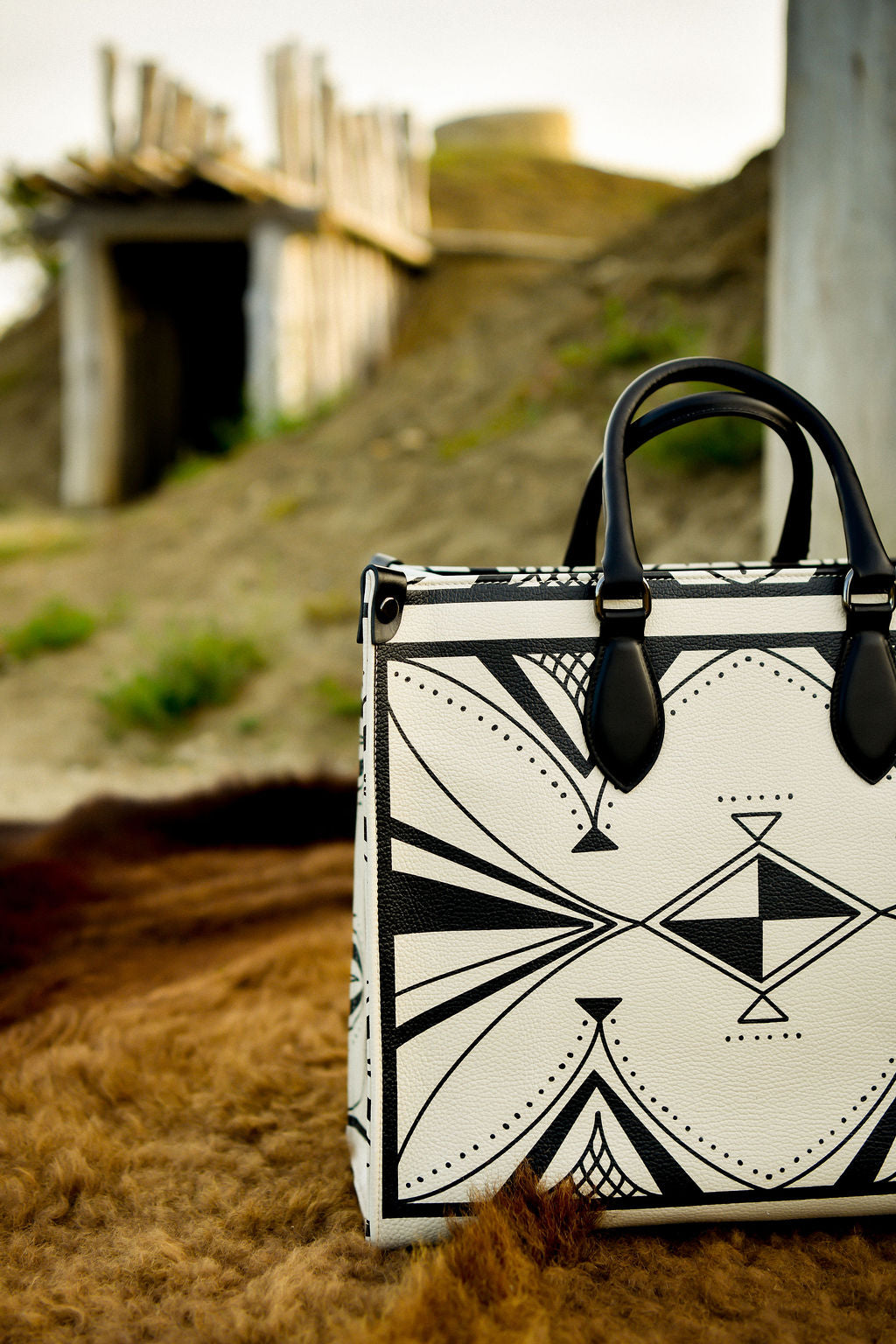 Parfleche Lines Leather Tote- Large (Made to Order)