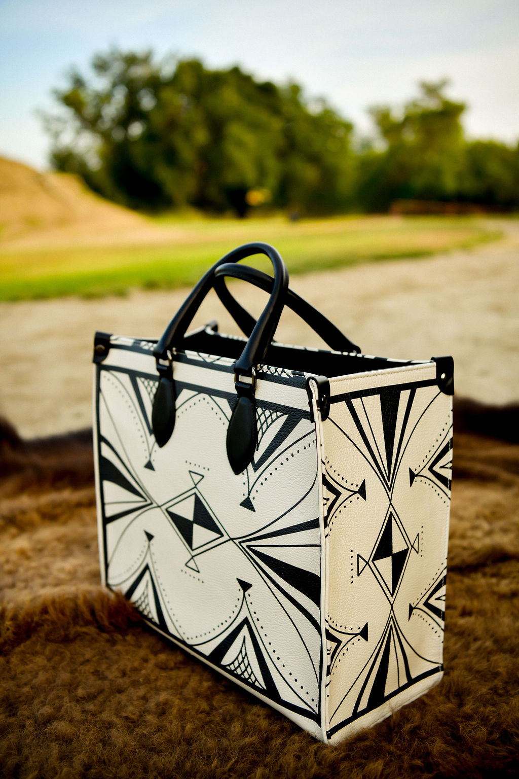 Parfleche Lines Leather Tote- Large (Made to Order)