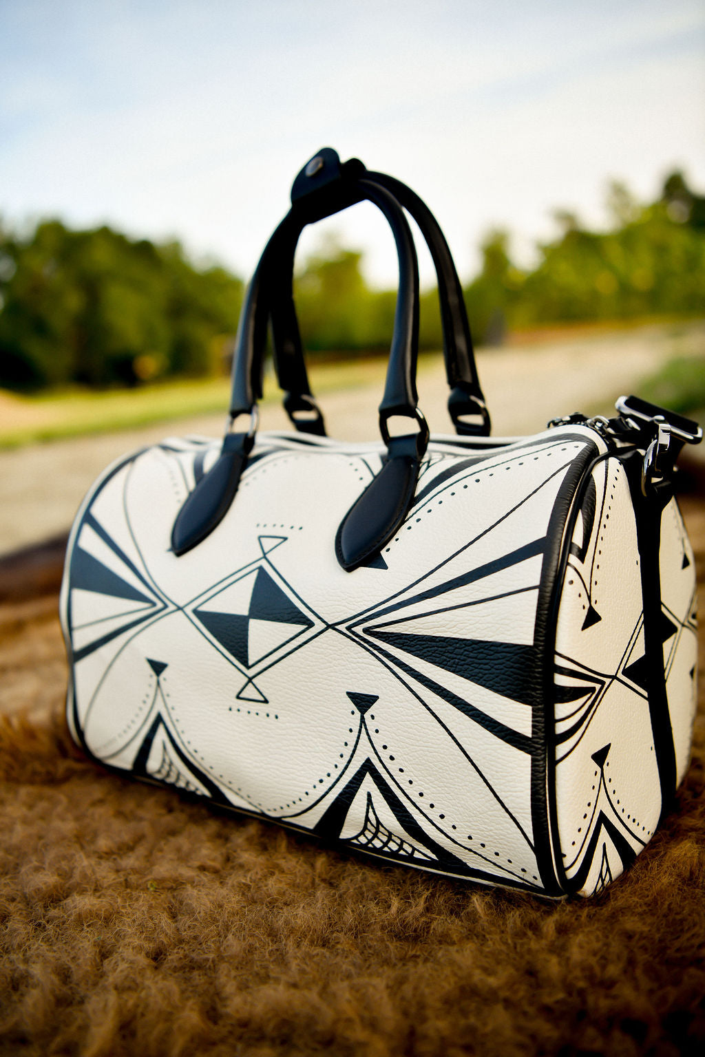 Parfleche Lines Leather Duffle -Midsize (Made to Order)