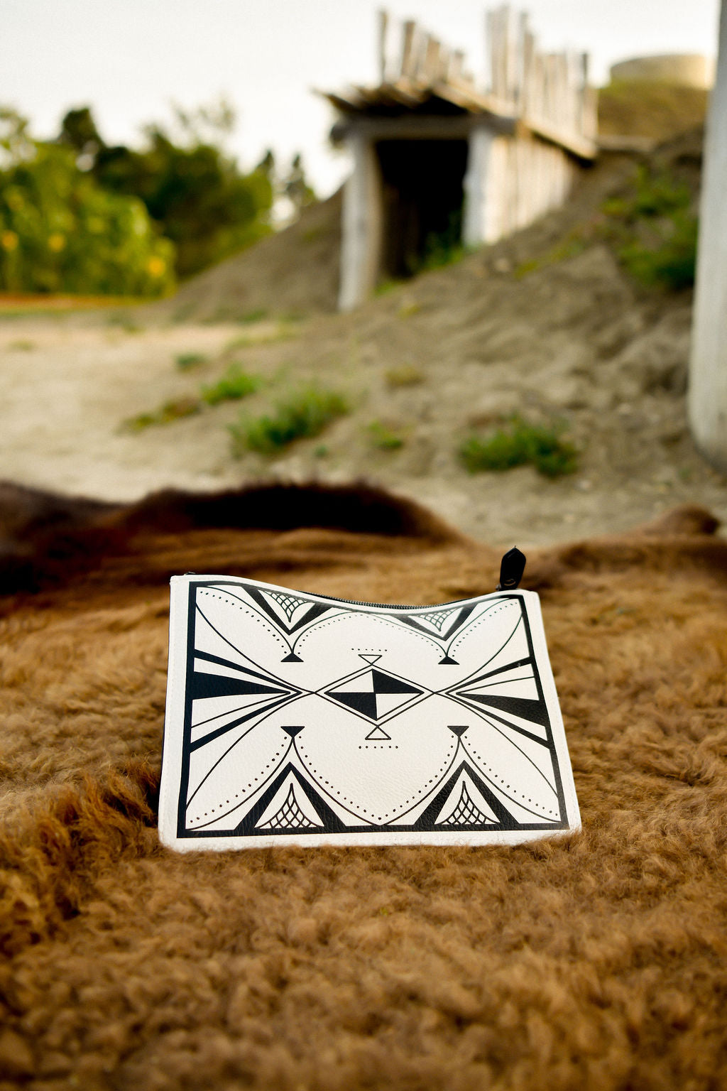 Parfleche Lines Leather Flat Bag (Made to Order)